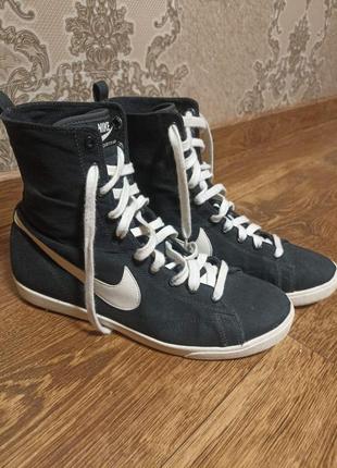 Снікерси nike