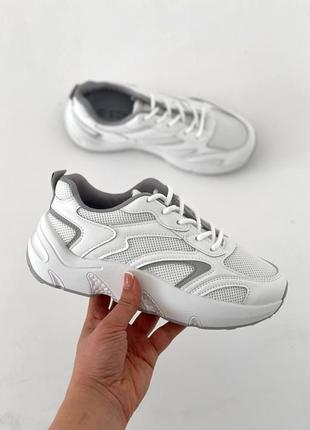 Кроссовки