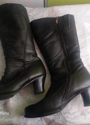 Сапоги 41размер,натуральная кожа,цигейка внутри, качественные.