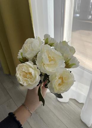 Искусственные цветы2 фото