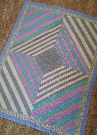 Яркий платок из саржевого шелка3 фото