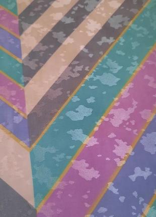 Яркий платок из саржевого шелка8 фото