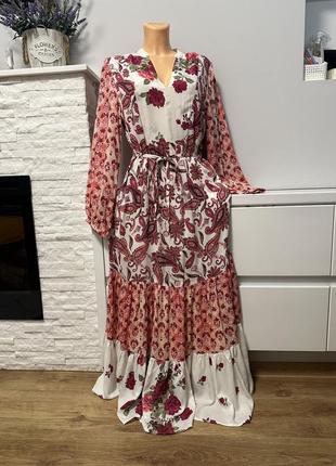 Изысканное платье в цветочный принт