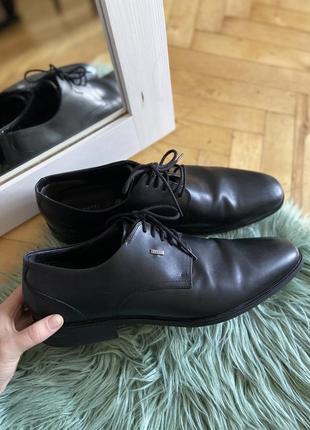 Мужские кожаные туфли bugatti в состоянии новых размер 46