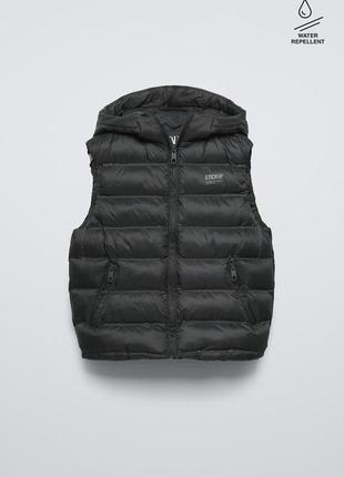 Очень легкий жилет с капюшоном water repellent