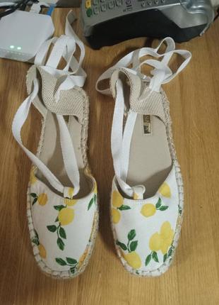 Босоніжки жіночі