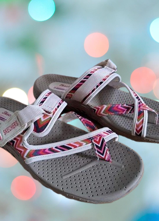 Skechers сандалі розмір 40