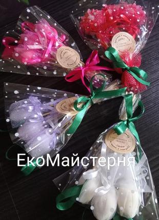 Воскові свічки ручної роботи. свічки букети квітів. свічка тюльпан.