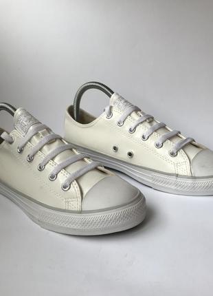 Кеди sak x Can Converse Solve Its Chuck Challenge Black low top white patent leather