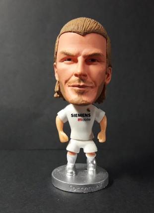 Девід бекхем. реал мадрид. фігурки футболістів soccerwe