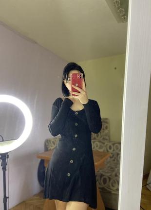Черное платье от boohoo