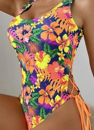 Купальник цельный, m-l.