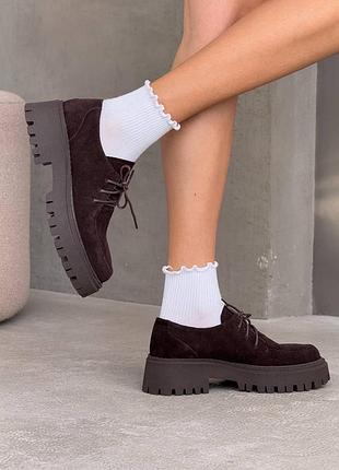 Коричневые шоколадные натуральные замшевые туфли оксфорды на шнурках шнуровке толстой подошве замша шоколад