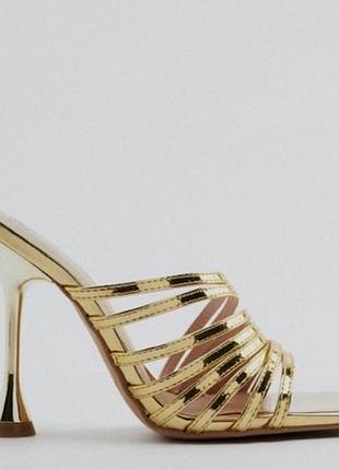 Zara зара босоніжки гарні золоті