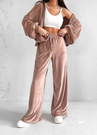 Велюровый костюм