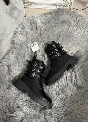 Ботінки, черевики zara