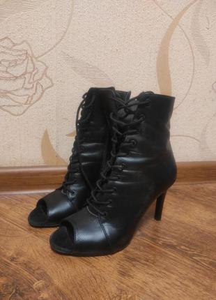 Кожаные хилсы (туфли для high heels)