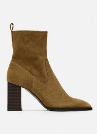 Замшевые сапоги от zara