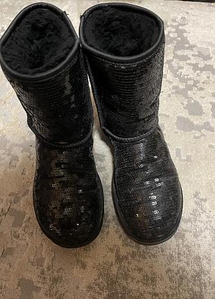 Стильні чорні чоботи в стилі ugg classic short sparkles black з паєтками
