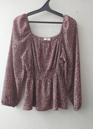 Симпатичная блуза