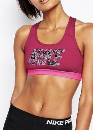 Спортивный топ nike
