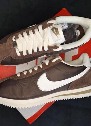 February cortez brown / найк кортез