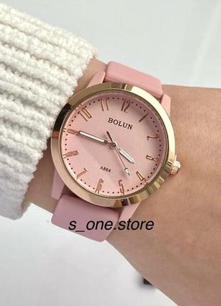 Стильний жіночий годинник на силіконовому ремінці