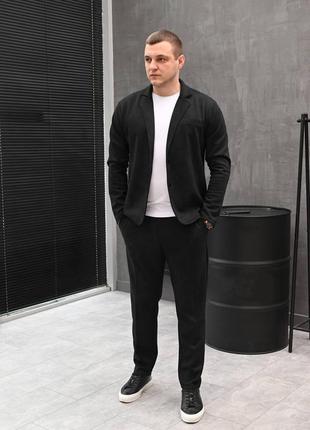 Красивый мужской костюм