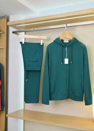 Чоловічий костюм brioni