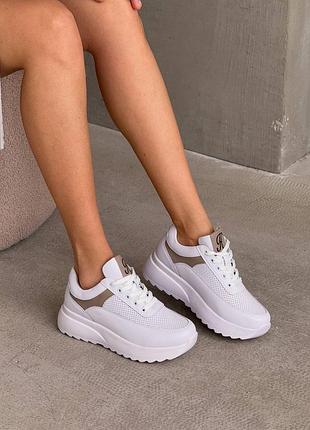 Кросівки жіночі білі