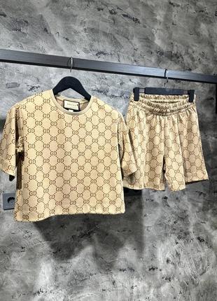 Летний женский костюм gucci