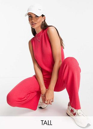 Красивий костюм в рубчик