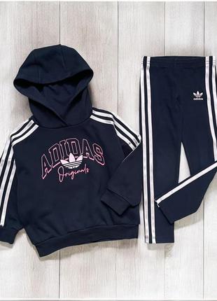 Оригінальний спортивний костюм adidas для дівчинки 4-5 років