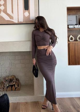 Костюм женский стильный топ на длинный рукав с драпировкой юбка миди на высокой посадке качественный шоколад