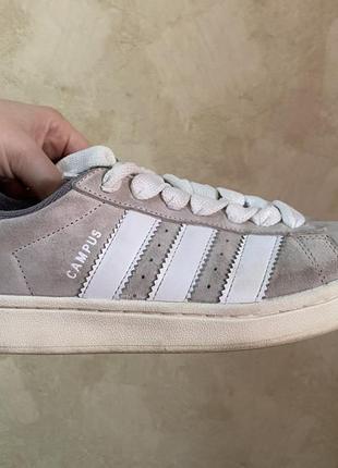 Adidas campus