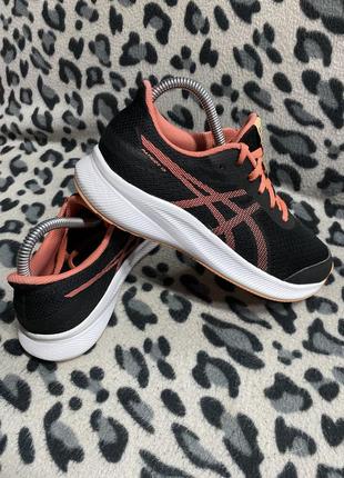 Кроссовки женские asics
