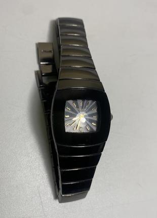 Женские кварцевые часы omax япония
