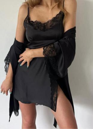 Шовковий халат і нічна