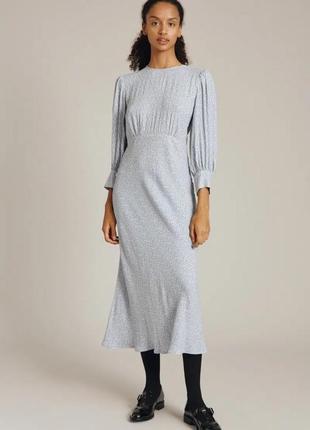 Романтичное новое платье миди в цветочный принт