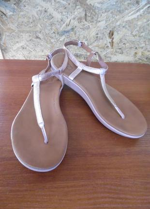 Босоніжки fitflop**