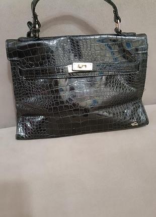 Лакована сумка carpisa