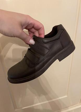 Кожаные туфли clarks