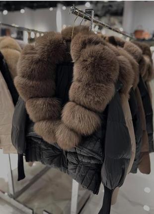 Вкорочена куртка з натуральним хутром