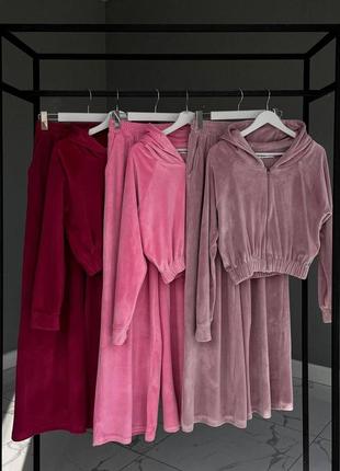 Спортивный велюровый костюм в цветах3 фото