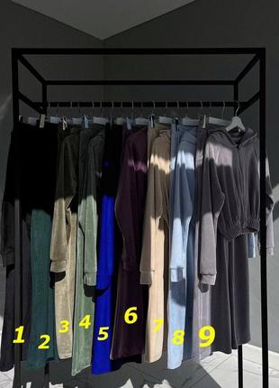 Спортивный велюровый костюм в цветах4 фото