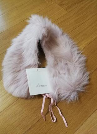 Меховый воротник шарф нежного цвета