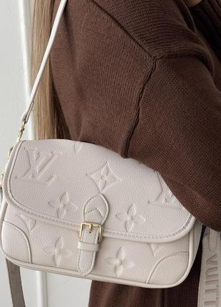 Женская сумка сумочка клатч белая из кожзама из искусственной кожи через плечо с двумя сменными ремешками