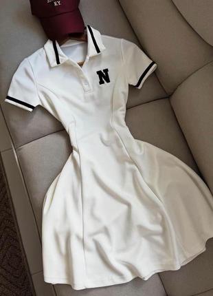 Неймовірно крута сукня з нашивкою