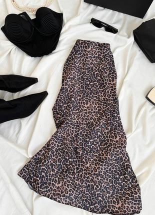 Трендовая юбка лео