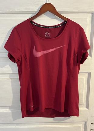 Футболка nike для спорта